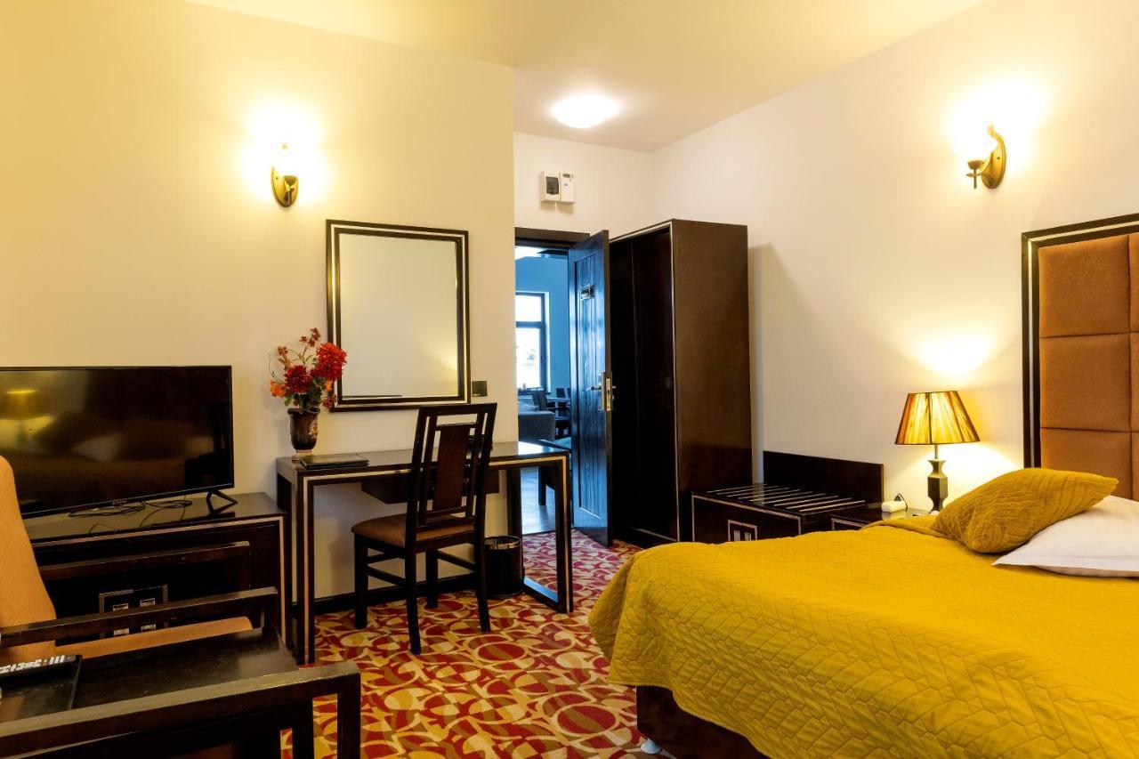 Contele Vladimir Hotel Bran  Bagian luar foto