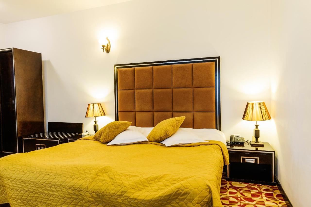 Contele Vladimir Hotel Bran  Bagian luar foto